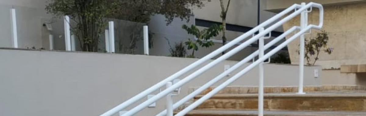 CORRIMÃO PARA ESCADA CORRIMÃO PARA ESCADA