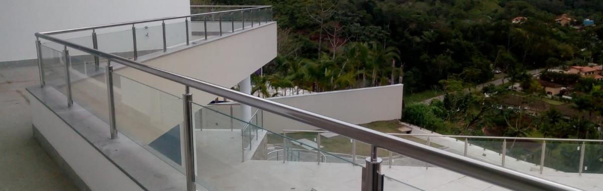 CORRIMÃO DE VIDRO PARA ESCADA EXTERNA CORRIMÃO DE VIDRO PARA ESCADA EXTERNA