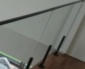 CORRIMÃO DE VIDRO PARA VARANDA