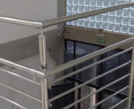 GUARDA CORPO DE AÇO INOX ZONA SUL